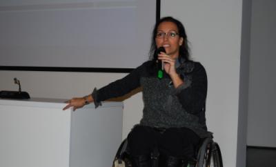 La deportista paralímpica Teresa Perales comparte con los alumnos de la Universidad San Jorge cómo hacer frente a nuevos retos y superar dificultades